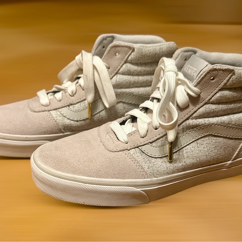 Vans Suede High-Top Sneakers in Grey-Beige women’s US 7.5